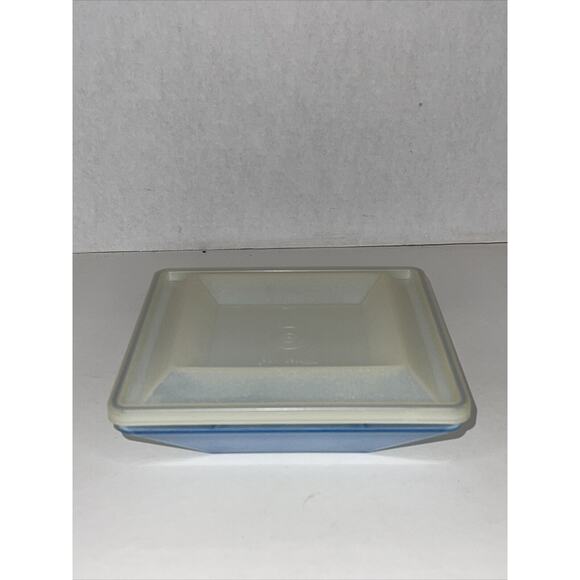 Tupperware 1388 1387 Chip & Dip Get Together Blue w lid 6.5" square USA - Picture 1 of 4